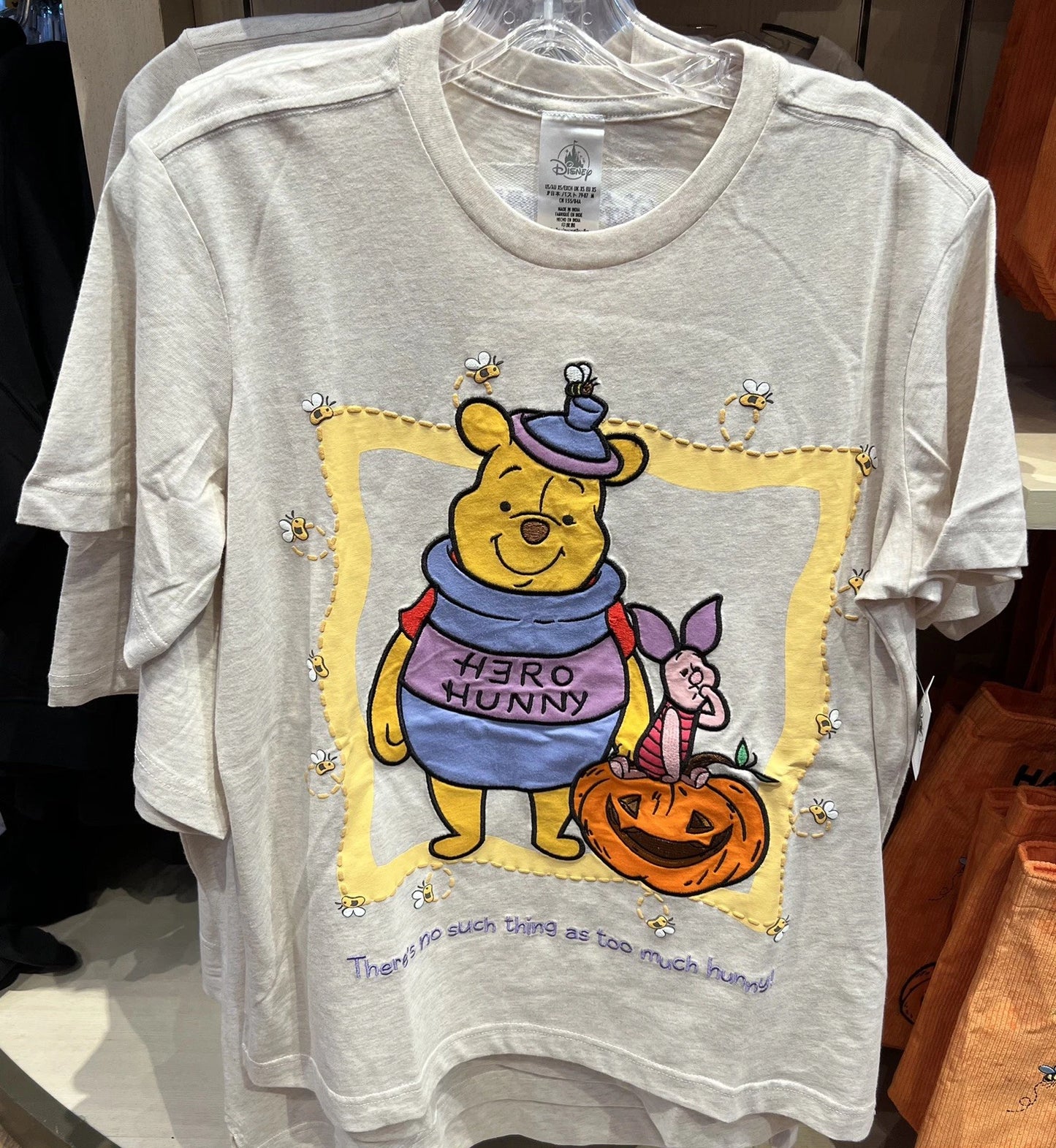 Disney Parks 2025 Halloween Winnie Pooh Piglet Hunny Women’s T shirt Xs New