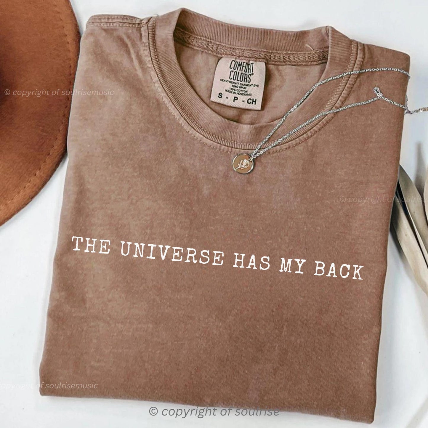 Minimalist Spiritual Quote T-Shirt | The Universe Has My Back Tee