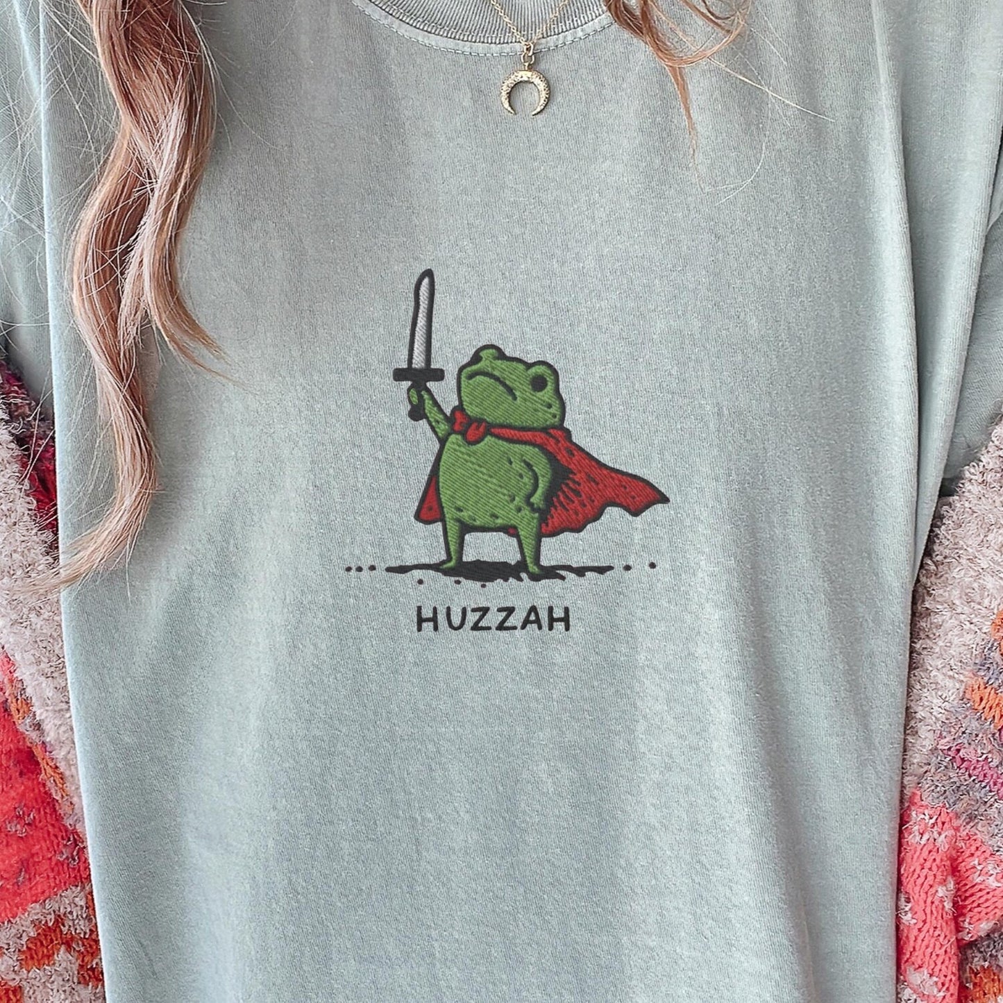 Huzzah Frog With Sword Tee | Funny DnD T-Shirt | Renaissance Faire Frog Gift