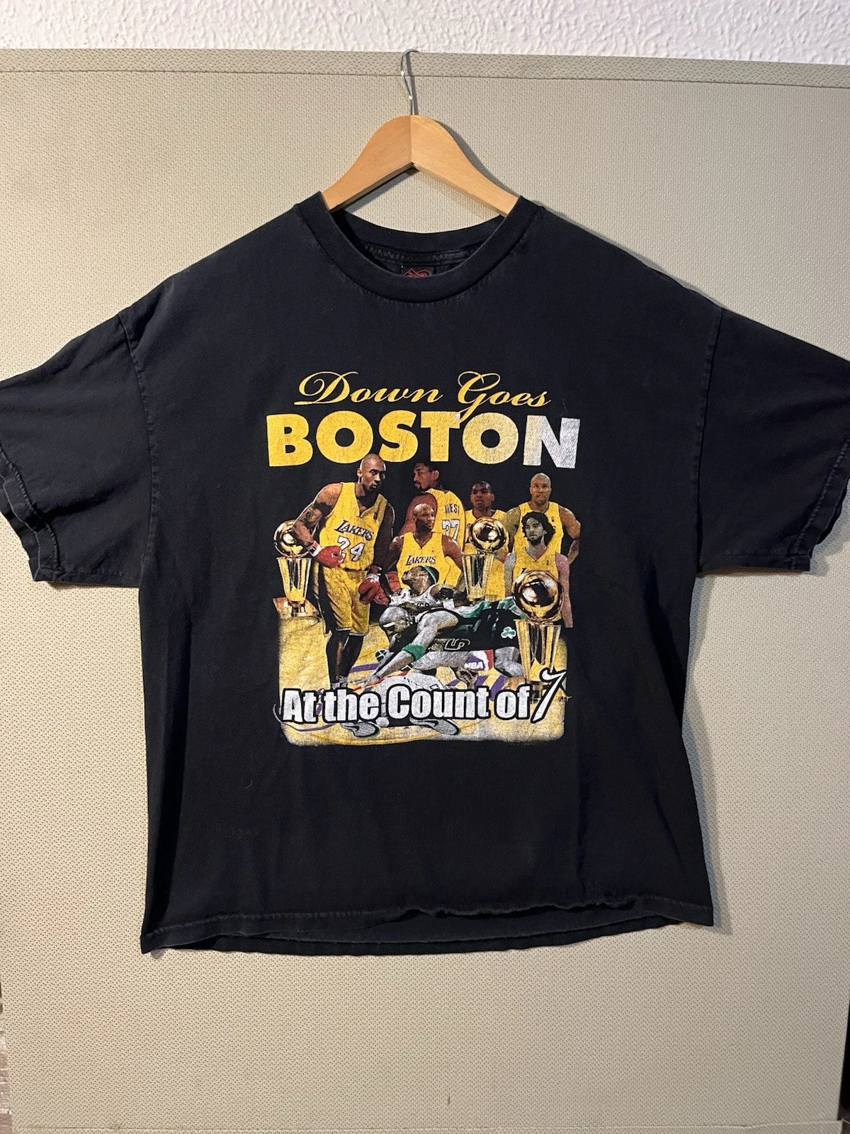 Vintage 2010 Los Angeles Lakers Nba Champions Boxing Celtic Shirt Xl Kobe Rare | Trendy Graphic Tee | Casual Unisex T-shirt