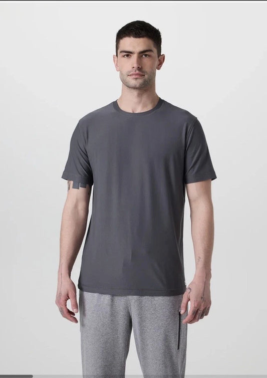 Vuori Men’s “strato Tech” Short Sleeve T shirt (s) *bestseller*