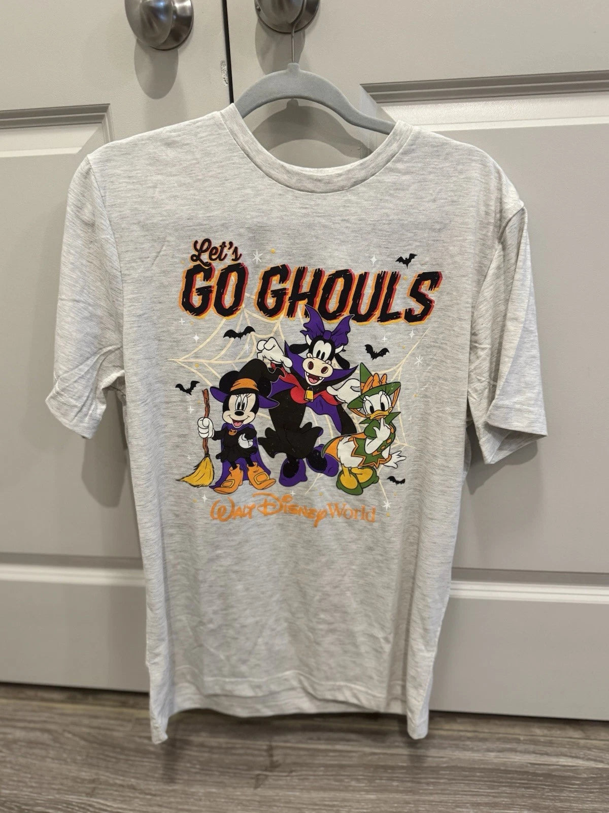Disney Halloween 2025 Lets Go Ghouls Minnie Daisy Adult Shirt Medium M Md New