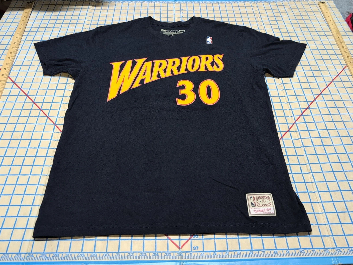 Mitchell &amp Ness Nba Warriors T-shirt Stephen Curry 30 Hardwood Men's Xl 6 | Trendy Graphic Tee | Casual Unisex T-shirt