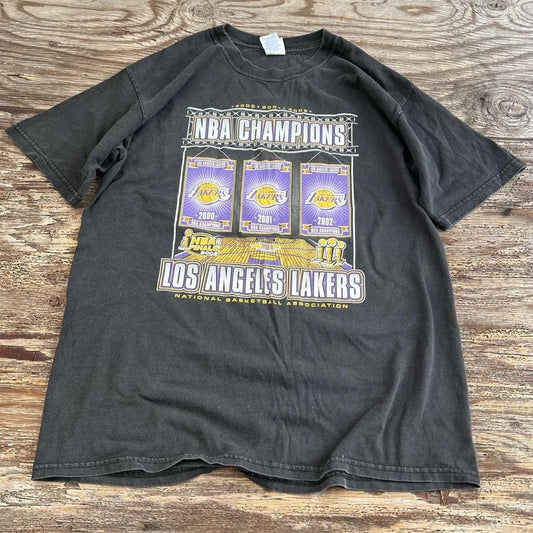 Los Angeles Lakers 2002 Nba Champions T-shirt Large Y2k 3-peat Vintage | Trendy Graphic Tee | Casual Unisex T-shirt