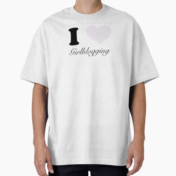 i heart girlblogging coquette lizzy grant  Oversized T-Shirt for Sale by ArtByCelestial